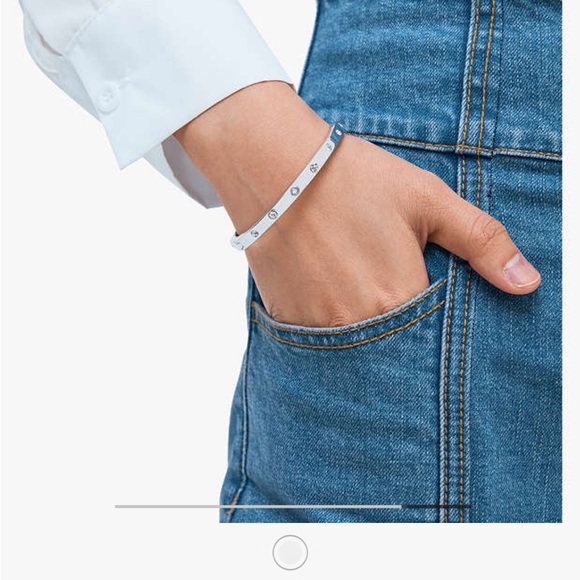 Kate Spade • Set In Stone Hinged Bangle • Silver - Picture 3 of 6